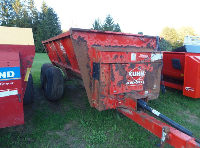 2014 Kuhn Knight 8124 Manure Spreader-Dry/Pull Type For Sale