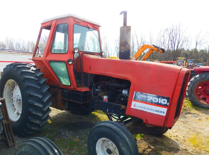 Allis Chalmers 7010 Tractor - Row Crop For Sale