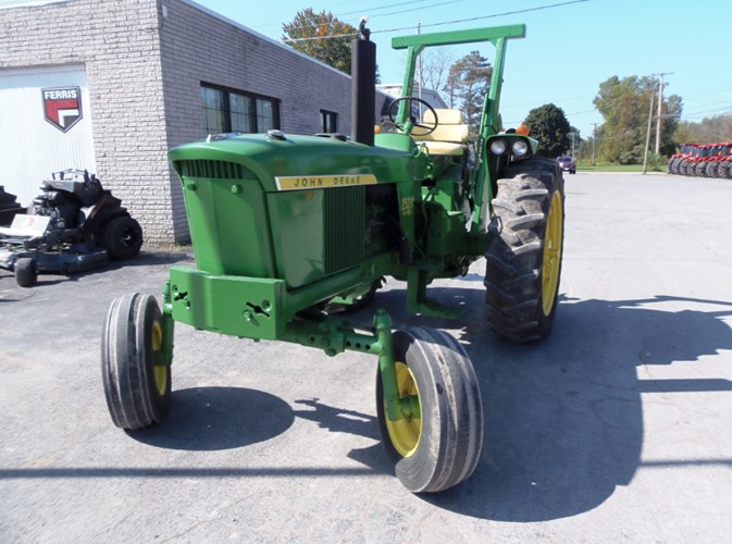 John Deere 2520 Tractor - Row Crop For Sale