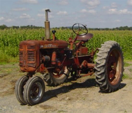 IH FARMALL 230 Tractor - Row Crop For Sale