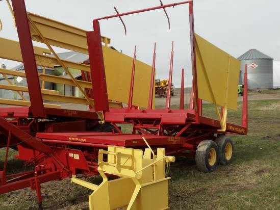 New Holland 1032 Bale Wagon-Pull Type For Sale New Holland 1032 Bale Wagon-Pull Type For Sale