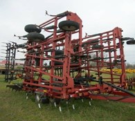 Case IH Tiger-Mate Cultivator Thumbnail 2