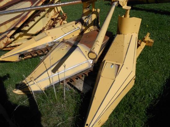 New Holland 824 Forage Head-Row Crop For Sale