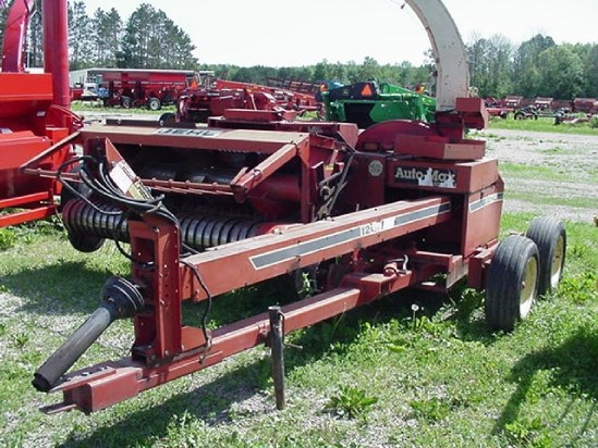 Gehl 1260 Forage Harvester-Pull Type For Sale