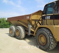 2002 Caterpillar 725 Thumbnail 1