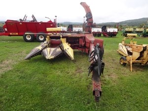 Forage Harvester-Pull Type For Sale New Holland 900 