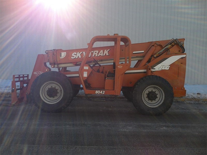 2003 Sky Trak 8042 Image 1