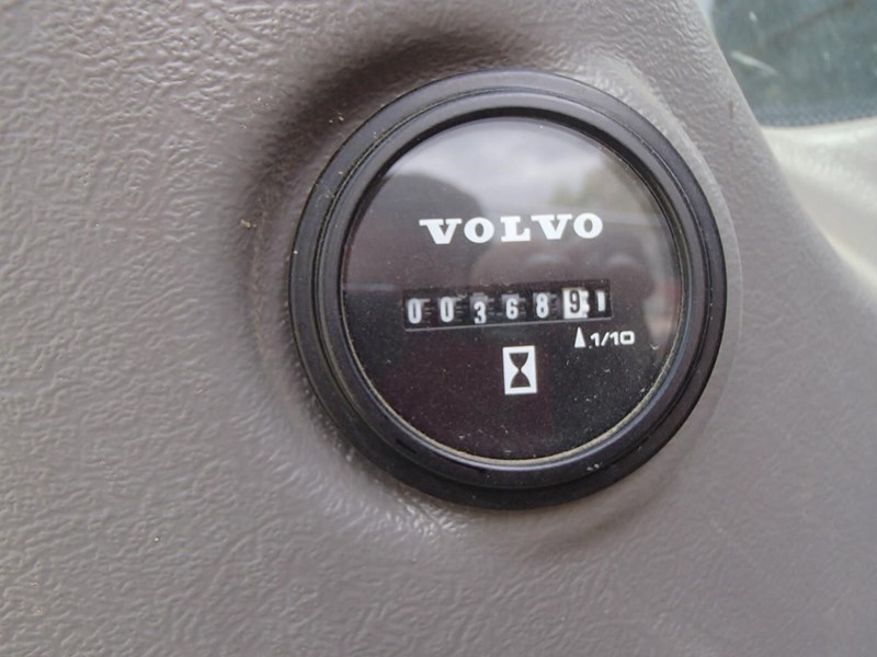 2015 Volvo EC220EL Image 9