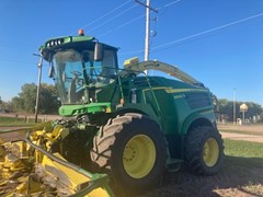 Forage Harvester-Self Propelled For Sale 2016 John Deere 8800 Forage Harvester-Self Propelled For Sale 2016 John Deere 8800