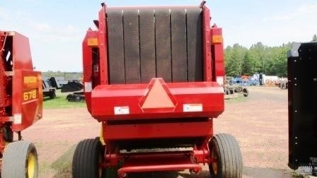 2013 New Holland BR7060 Image 11