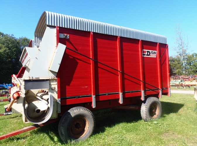 Dion 1016SE Forage Box-Wagon Mounted For Sale