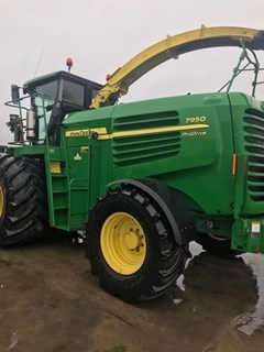 Forage Harvester-Self Propelled For Sale 2011 John Deere 7950 Forage Harvester-Self Propelled For Sale 2011 John Deere 7950