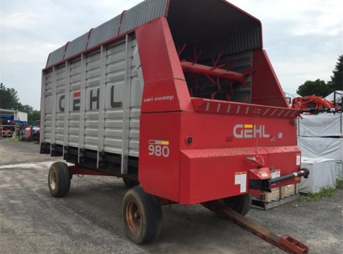 Gehl BU980 Forage Box-Wagon Mounted For Sale