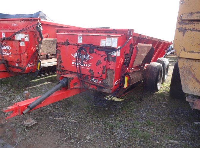 2012 Kuhn Knight 8118T Manure Spreader-Dry/Pull Type For Sale