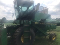 Combine For Sale 1982 John Deere 4420 Combine For Sale 1982 John Deere 4420