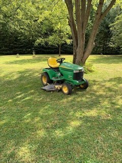 Lawn Mower For Sale 2005 John Deere 335 , 20 HP Lawn Mower For Sale 2005 John Deere 335 , 20 HP