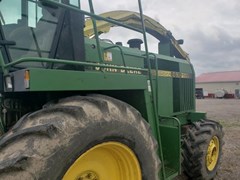Forage Harvester-Self Propelled For Sale 1996 John Deere 6610 Forage Harvester-Self Propelled For Sale 1996 John Deere 6610