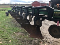 Plow-Moldboard For Sale 1990 John Deere 3710 Plow-Moldboard For Sale 1990 John Deere 3710
