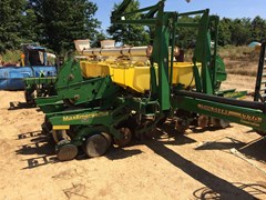 Planter For Sale 2001 John Deere 1770 Planter For Sale 2001 John Deere 1770