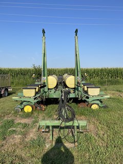 Planter For Sale 1988 John Deere 7200 Planter For Sale 1988 John Deere 7200