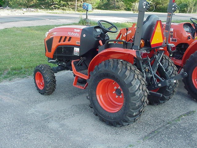 2022 Kubota LX2610 Tractor - Compact Utility For Sale