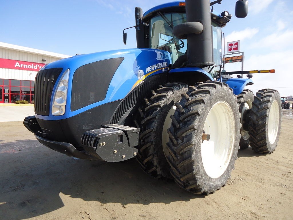 2015 New Holland T9.435 Tractor For Sale in Alden Minnesota