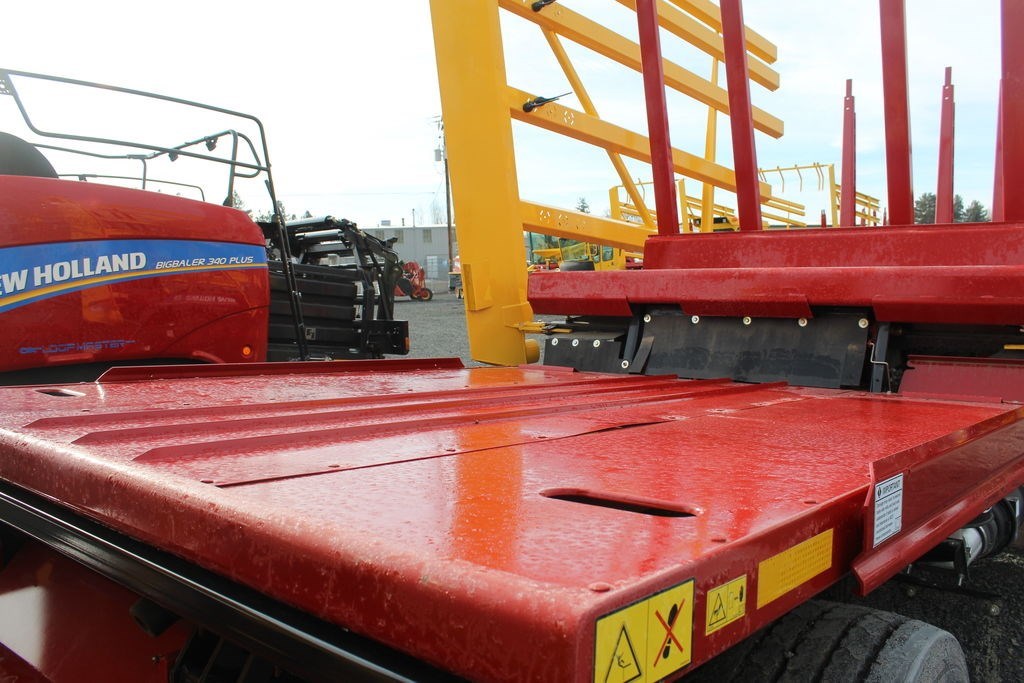 2020 New Holland Stackcruiser® SelfPropelled Bale Wagons 103 Bale
