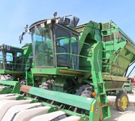 1996 John Deere 7450 4-Row Cotton Stripper with Cleaner Thumbnail 1