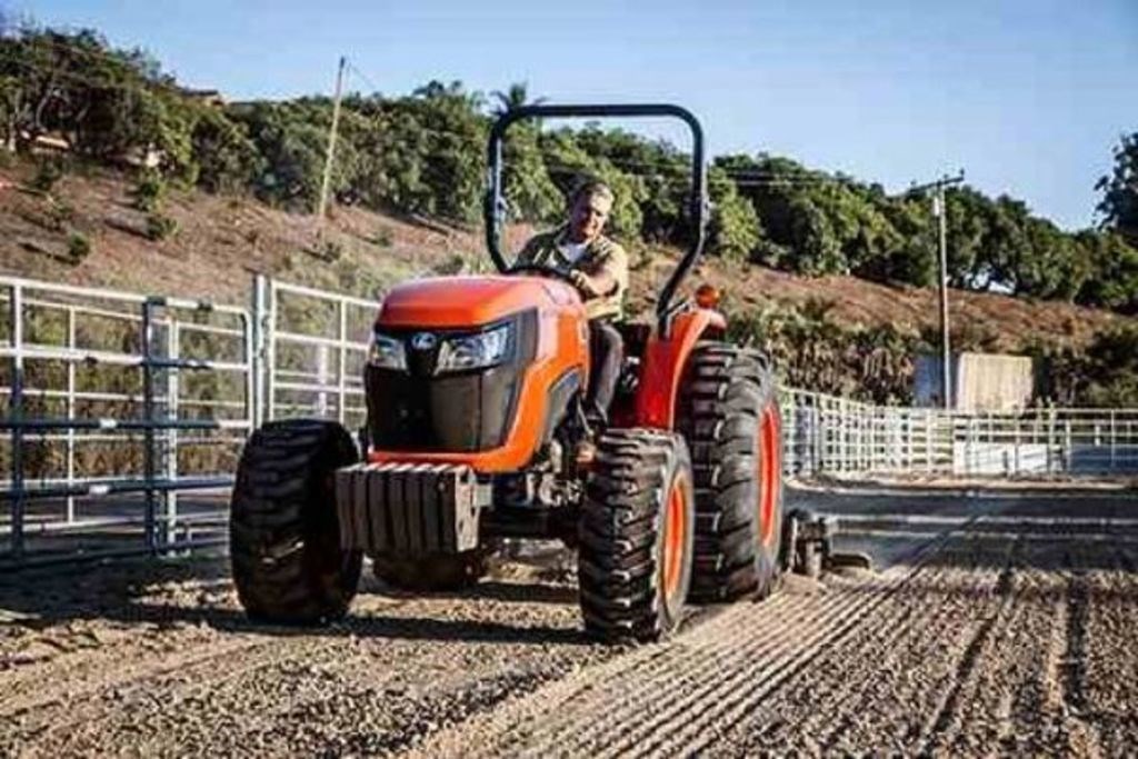 Kubota MX5800 HST 4WD Tractor For Sale in Duncan British Columbia