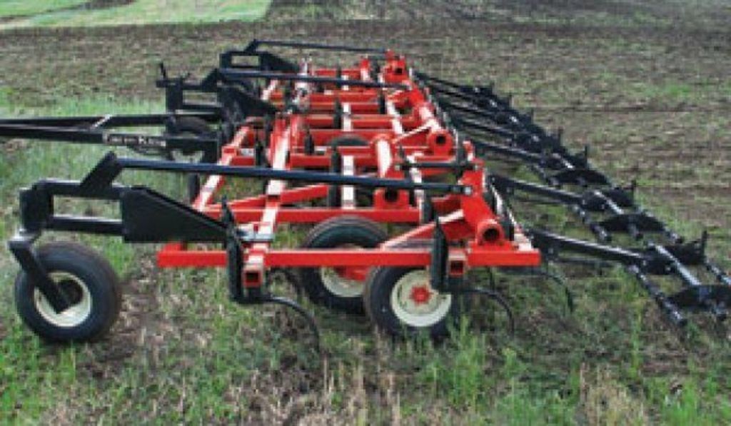 Farm King Cultivator Field Cultivator For Sale in Duncan British Columbia