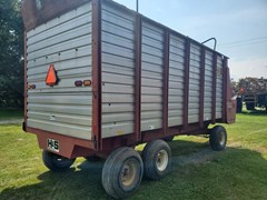 Forage Boxes and Blowers For Sale H & S H D TWIN AUGER Forage Boxes and Blowers For Sale H & S H D TWIN AUGER