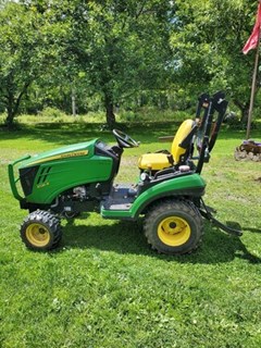 Tractor - Compact Utility For Sale 2012 John Deere 1026R , 25 HP Tractor - Compact Utility For Sale 2012 John Deere 1026R , 25 HP