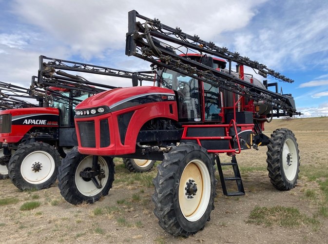 2016 Apache AS1220 Sprayer-Self Propelled For Sale