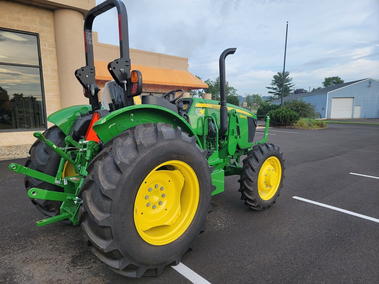 2022 John Deere 5045e Tractor Utility For Sale In Milan Ohio 0699