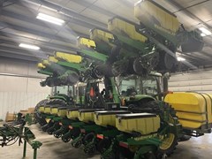 Planter For Sale 2005 John Deere 1720 Planter For Sale 2005 John Deere 1720