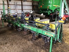 Planter For Sale 1998 John Deere 1700 Planter For Sale 1998 John Deere 1700