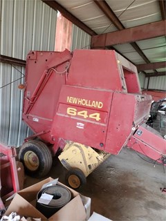 Baler-Round For Sale 1997 New Holland 644 Baler-Round For Sale 1997 New Holland 644
