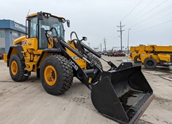 2021 JCB 427HT AGRI Thumbnail 1