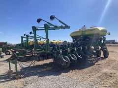 Planter For Sale 2009 John Deere 1770NT CCS Planter For Sale 2009 John Deere 1770NT CCS