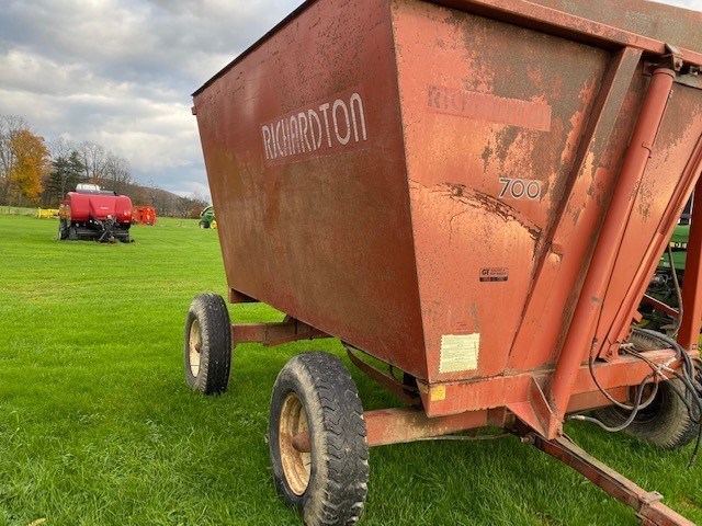 Richardton 700 Forage Boxes and Blowers For Sale