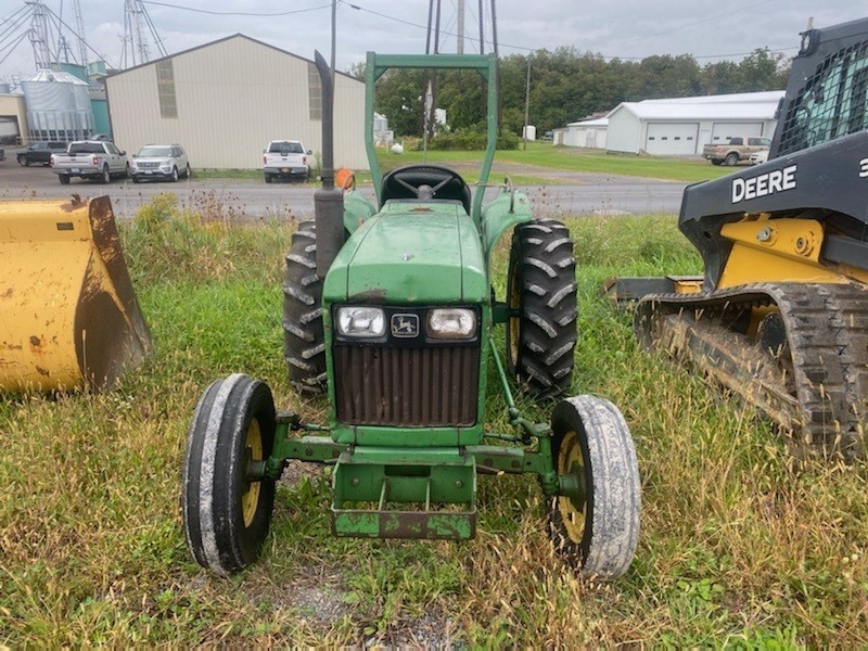 1985 John Deere 850 Tractor - Compact Utility For Sale