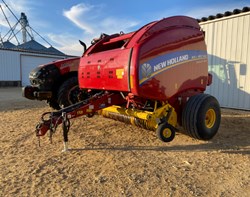 Baler-Round For Sale: 2016 New Holland RB560