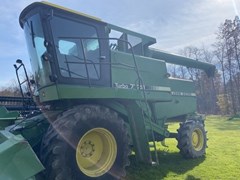 Combine For Sale 1979 John Deere 7720 Combine For Sale 1979 John Deere 7720