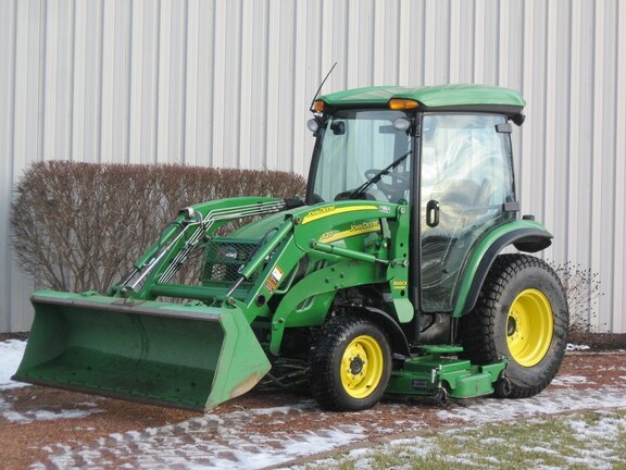 2011 John Deere 3520 Tractor - Compact Utility For Sale