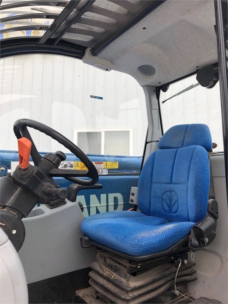 2016 New Holland LM9.35 Image 6