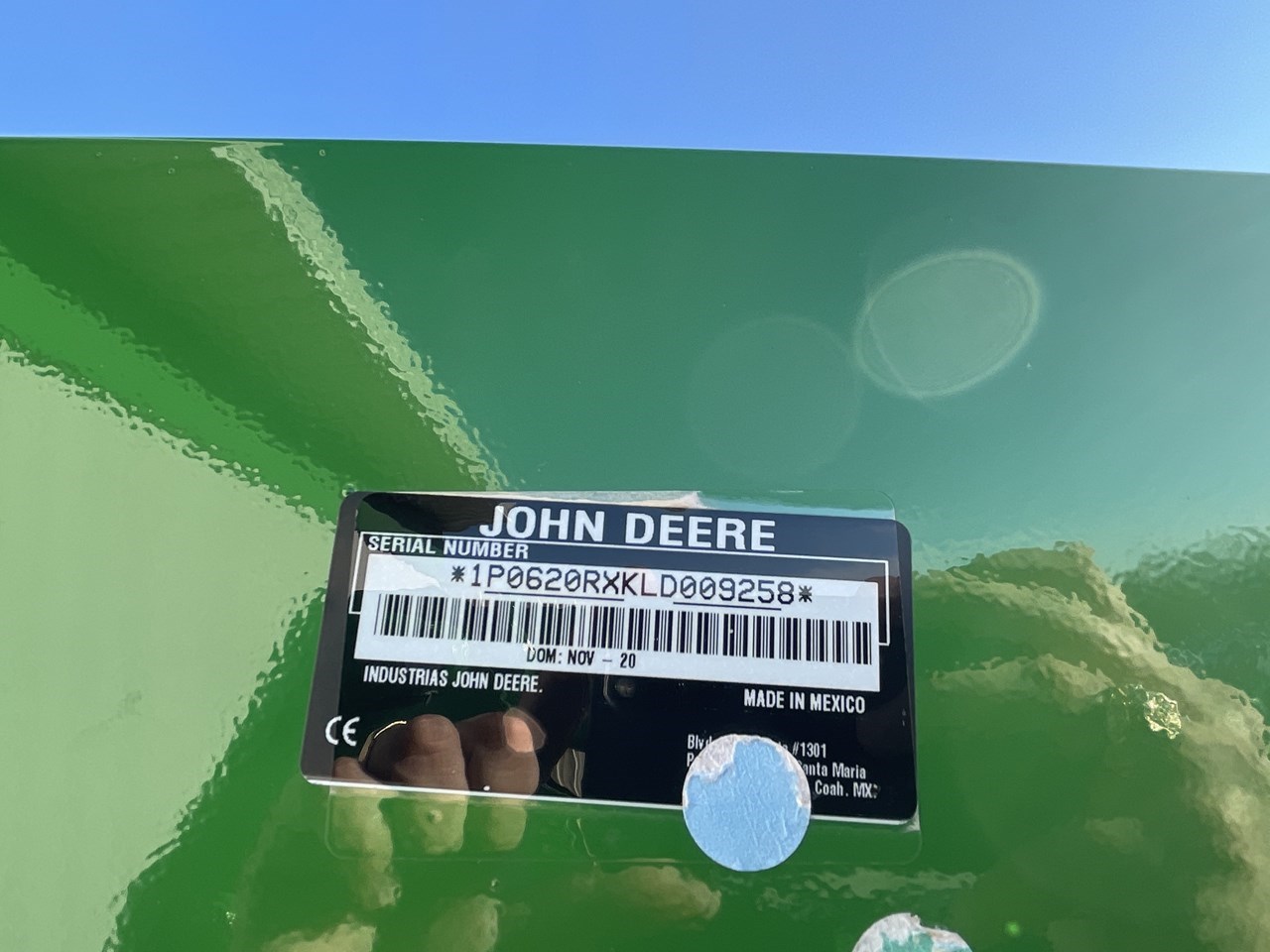 2021 John Deere 620R Image 18