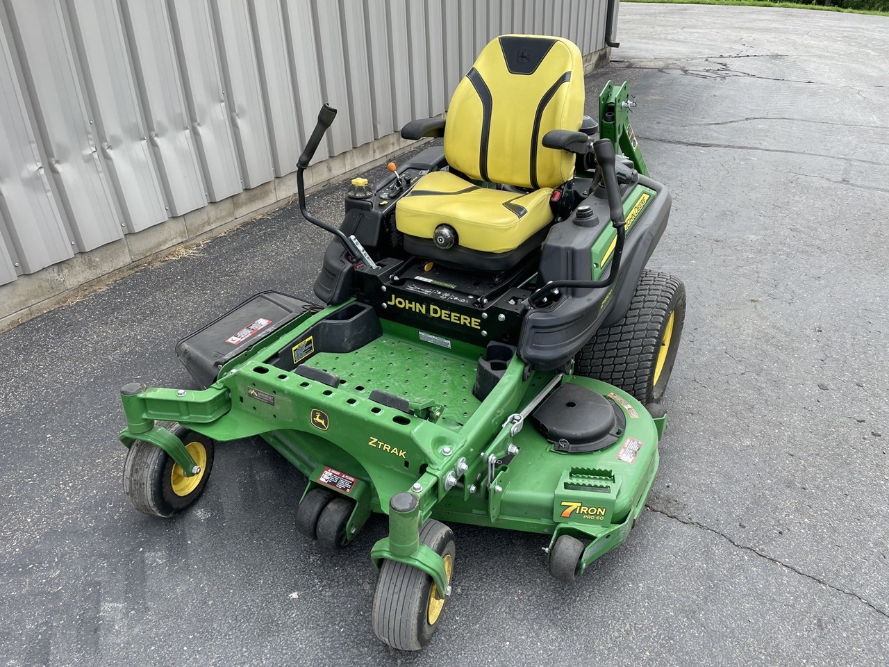 2020 John Deere Z950R Zero Turn Mower For Sale in Northfield Minnesota