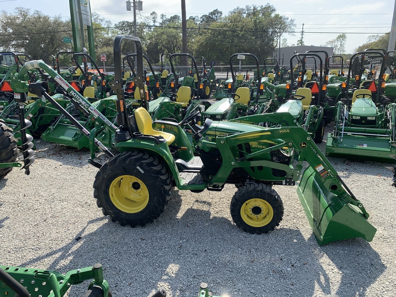 2023 John Deere 3038E Compact Utility Tractor برسم البيعGainesville Florida