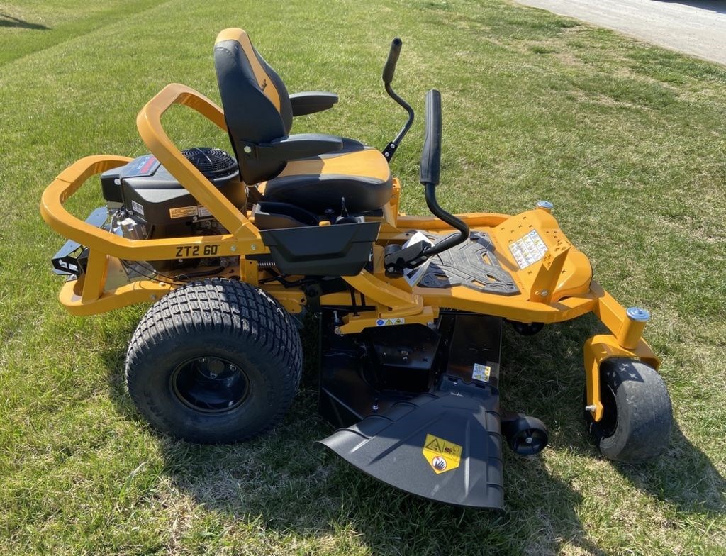 2022 Cub Cadet ZeroTurn Mowers ZT2 60 Zero Turn Mower برسم البيع