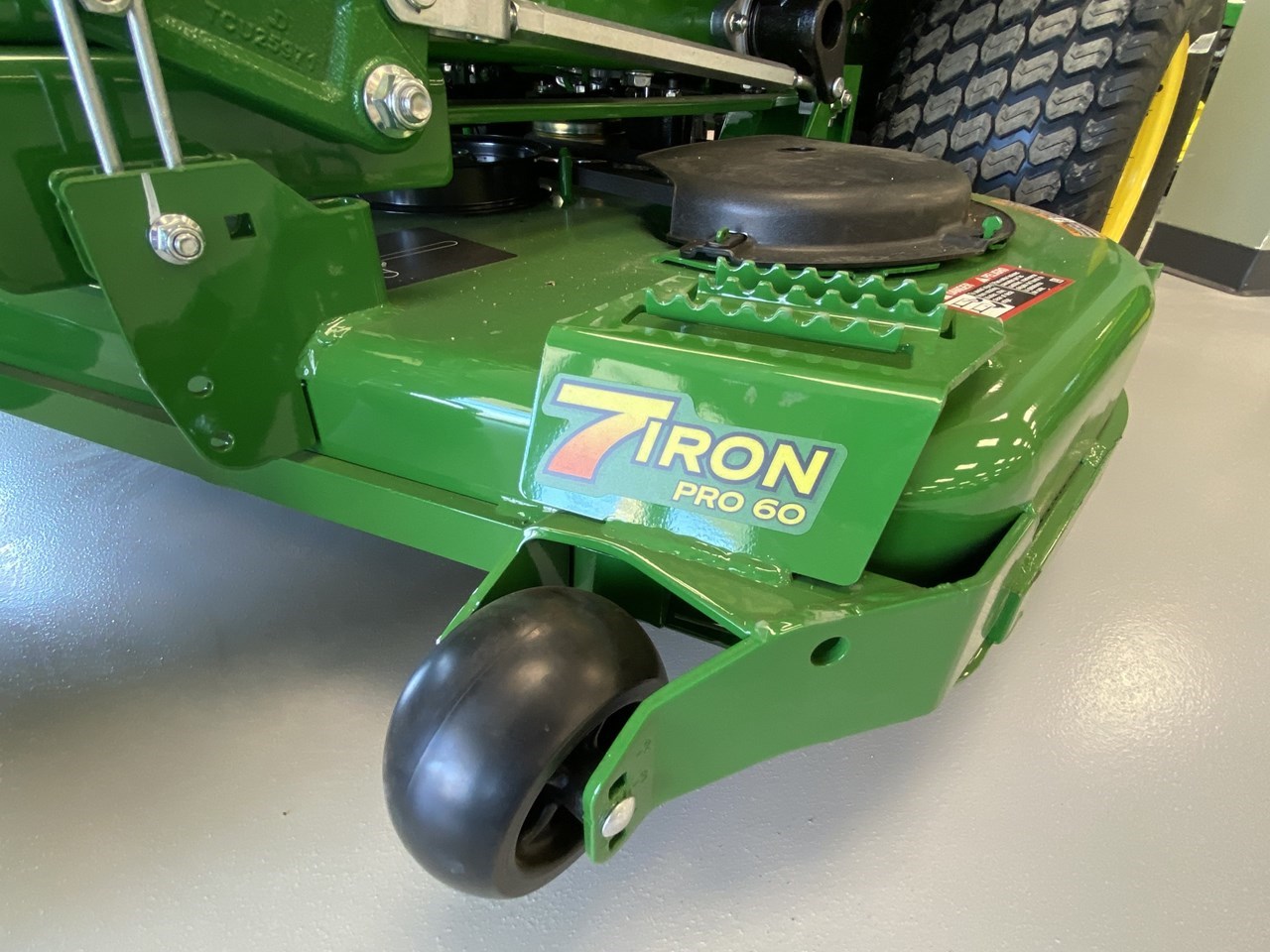 2022 John Deere Z920M Zero Turn Mower For Sale in Chardon Ohio